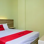RedDoorz near Mangga Dua Square