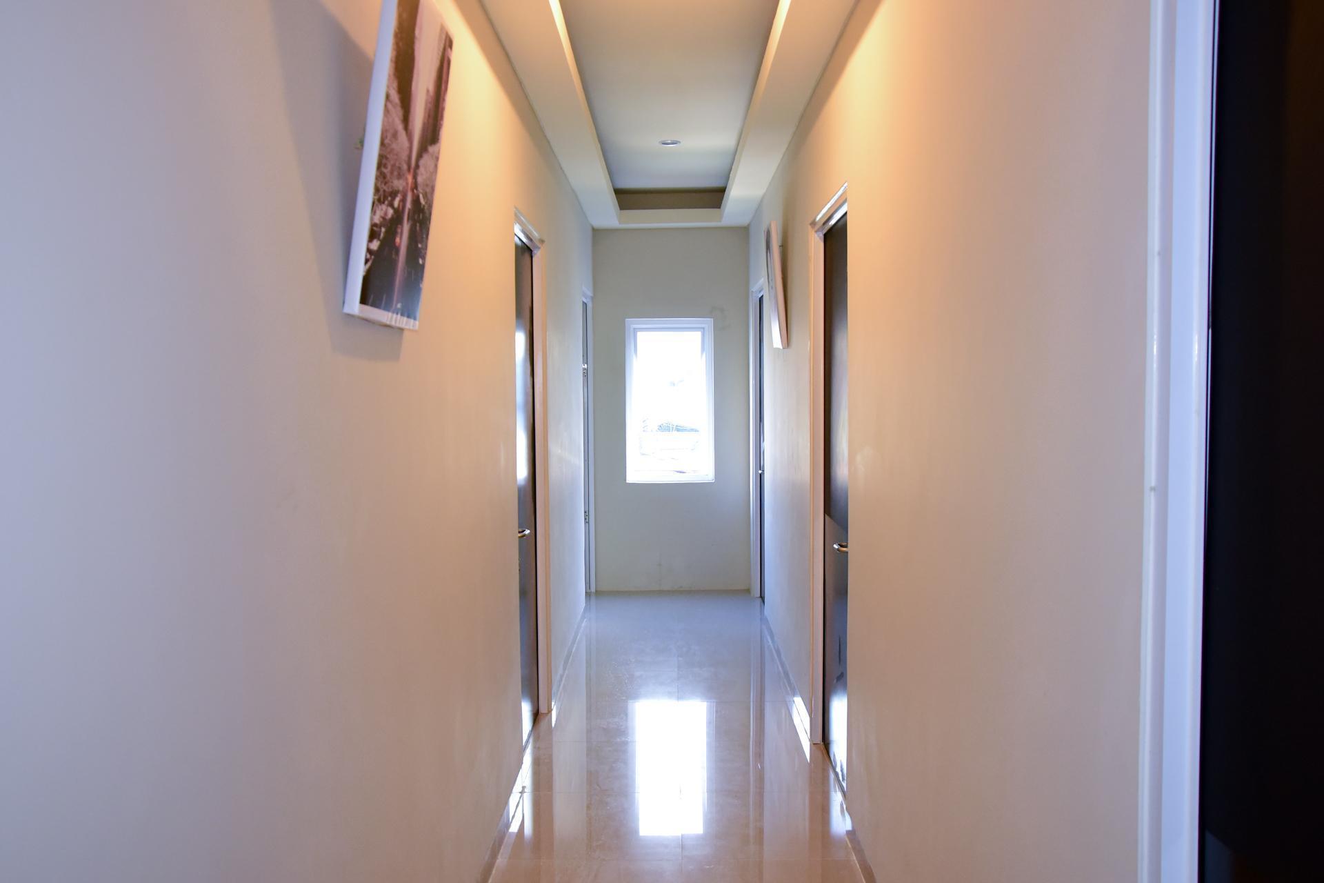 Reddoorz Near Mangga Dua Square Gasthuis