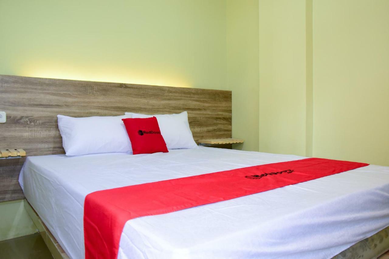 Reddoorz Near Mangga Dua Square Gasthuis