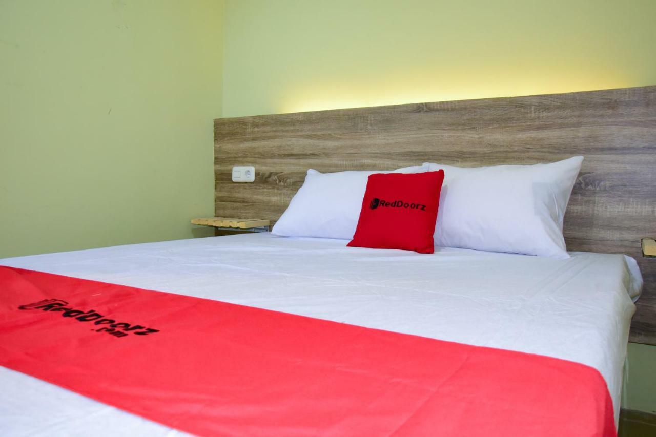 Reddoorz Near Mangga Dua Square Gasthuis Jakarta