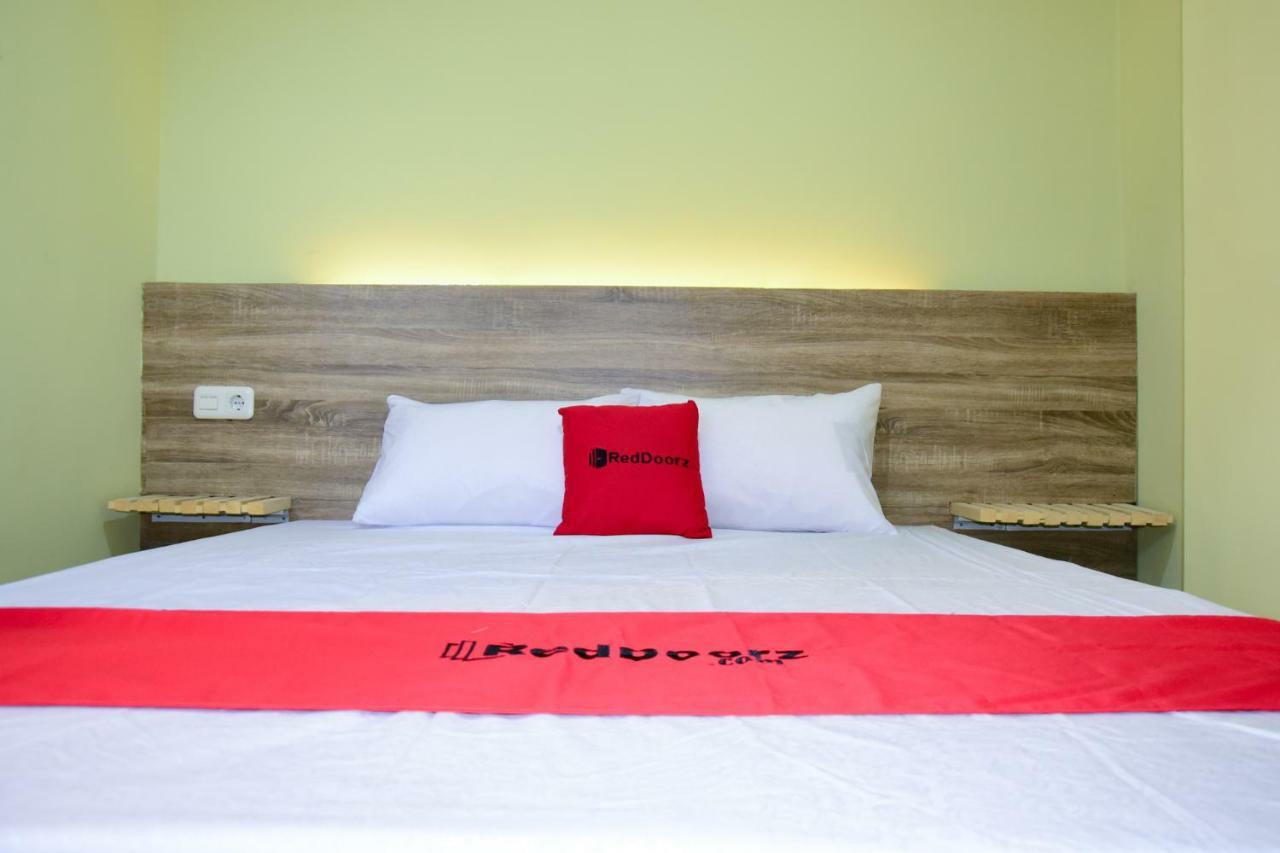 Gasthuis Reddoorz Near Mangga Dua Square